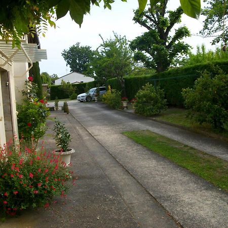 Domaine De Monein Bed & Breakfast Saint-Andre-de-Cubzac Bagian luar foto